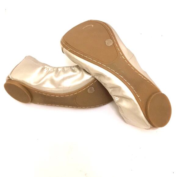 BCBGeneration golden flats sz 7 EUC look like new - Picture 4 of 7